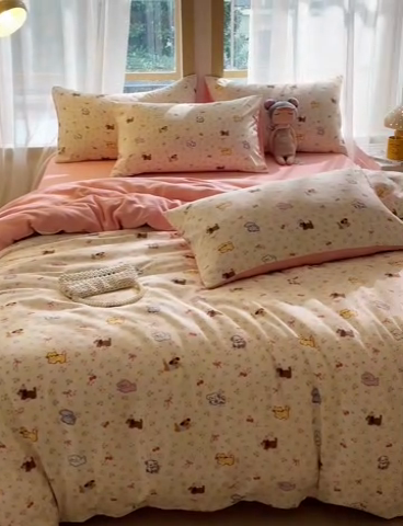 91家纺网 家纺一手货源 找家纺 仟网汇 2025新款针织双层纱AB版四件套 精灵花园