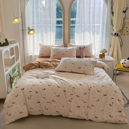 91家纺网 家纺一手货源 找家纺 仟网汇 2025新款针织双层纱AB版四件套 运动小狗