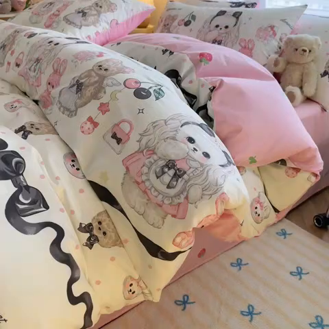 91家纺网 家纺一手货源 找家纺 名兮家居 2025年新款13372全棉印花四件套-卡通系列 芭比小熊