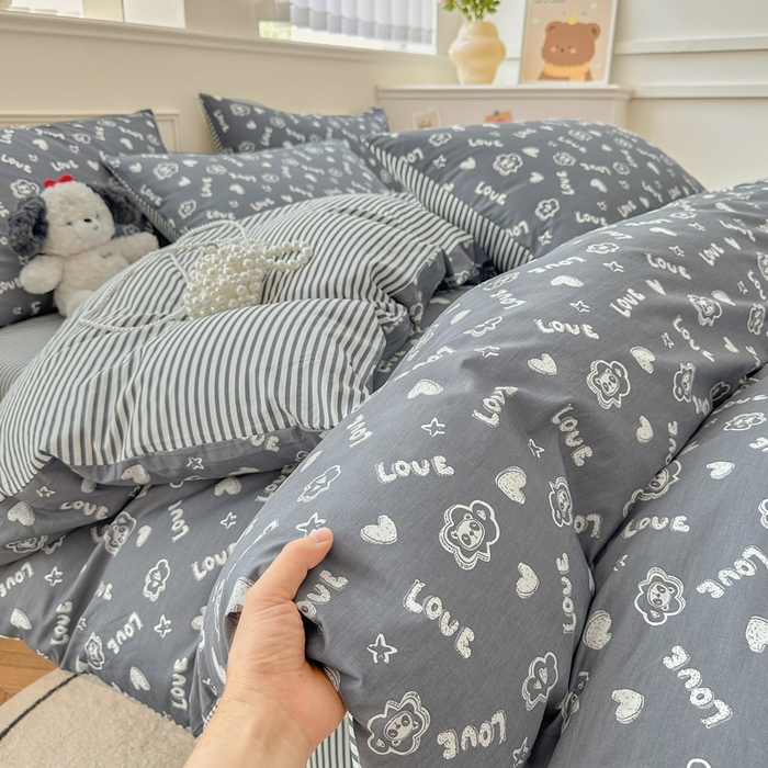 91家纺网 家纺一手货源 找家纺 柠馨 2025新款13372全棉学生三件套单人宿舍三件套四件套 百变小熊喵