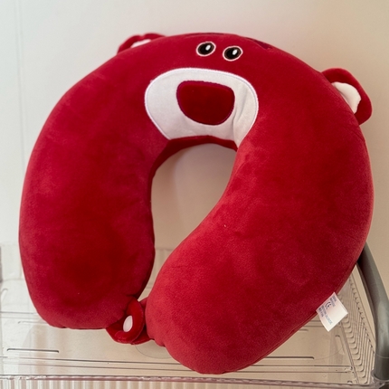 91家纺网 家纺一手货源 找家纺 （总）畅新芯 2025新款草莓熊ｕ型枕