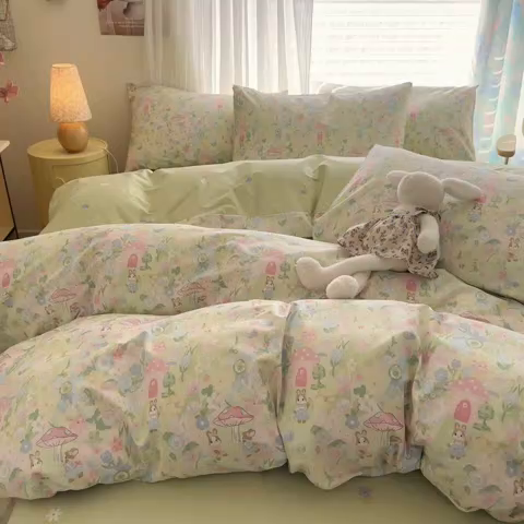 91家纺网 家纺一手货源 找家纺 名兮家居 2025年新款13372全棉印花四件套-卡通系列 花花世界