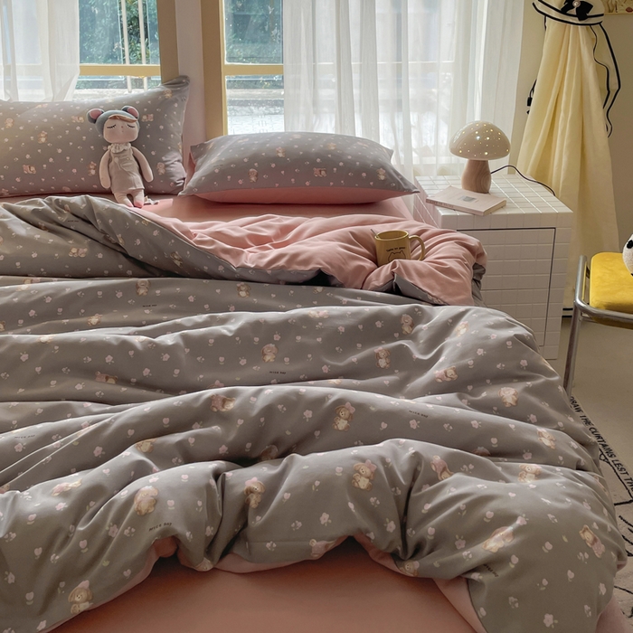 91家纺网 家纺一手货源 找家纺 仟网汇 2025新款针织双层纱AB版四件套 花枝熊