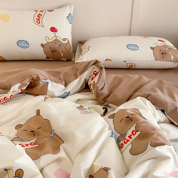 91家纺网 家纺一手货源 找家纺 优迈 2025新款ins风亲肤卡通条格印花水洗棉系列四件套 欢乐卡巴