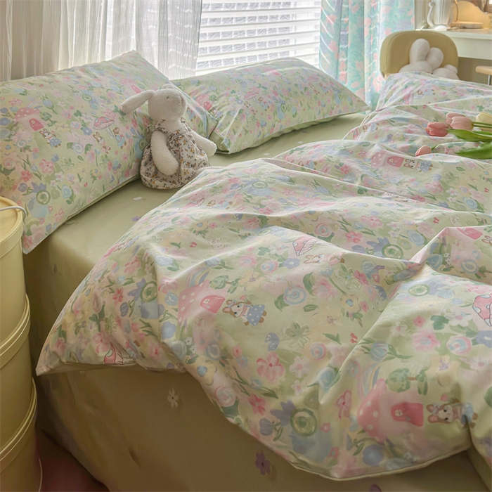 91家纺网 家纺一手货源 找家纺 名兮家居 2025年新款13372全棉印花四件套-卡通系列 花花世界