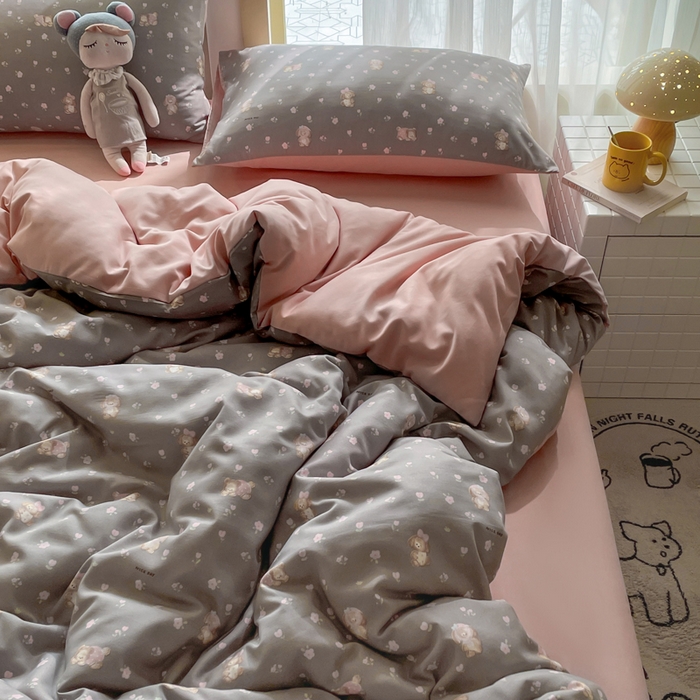 91家纺网 家纺一手货源 找家纺 仟网汇 2025新款针织双层纱AB版四件套 花枝熊