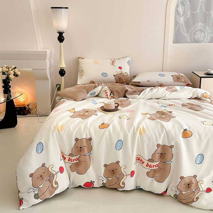 91家纺网 家纺一手货源 找家纺 优迈 2025新款ins风亲肤卡通条格印花水洗棉系列四件套 欢乐卡巴