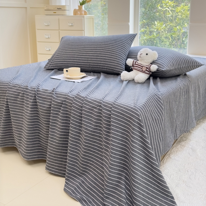 91家纺网 家纺一手货源 找家纺 柠萌家居 2025新款无印风全棉色织A类母婴级纯棉水洗棉床单 中条纹深灰