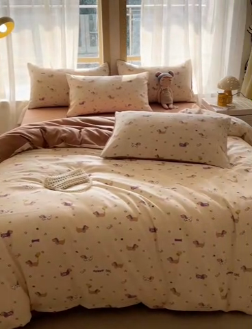 91家纺网 家纺一手货源 找家纺 仟网汇 2025新款针织双层纱AB版四件套 运动小狗