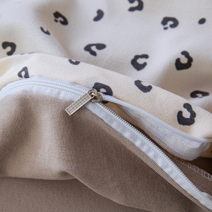 91家纺网 家纺一手货源 找家纺 利禾家纺 2025新款针织天竺棉水洗棉四件套被套学生宿舍三件套床单款 豹纹咖