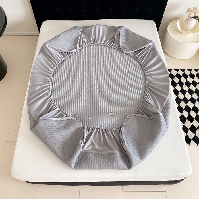 91家纺网 家纺一手货源 找家纺 由有家居 2025新款50S双股长绒棉全棉刺绣绗缝夹棉床笠床垫保护罩 星辰灰