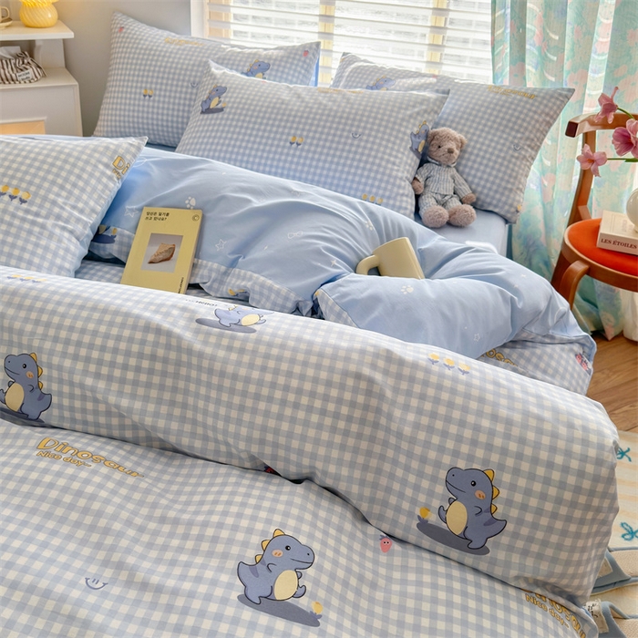 91家纺网 家纺一手货源 找家纺 名兮家居 2025年新款13372全棉印花四件套-卡通系列 格子恐龙