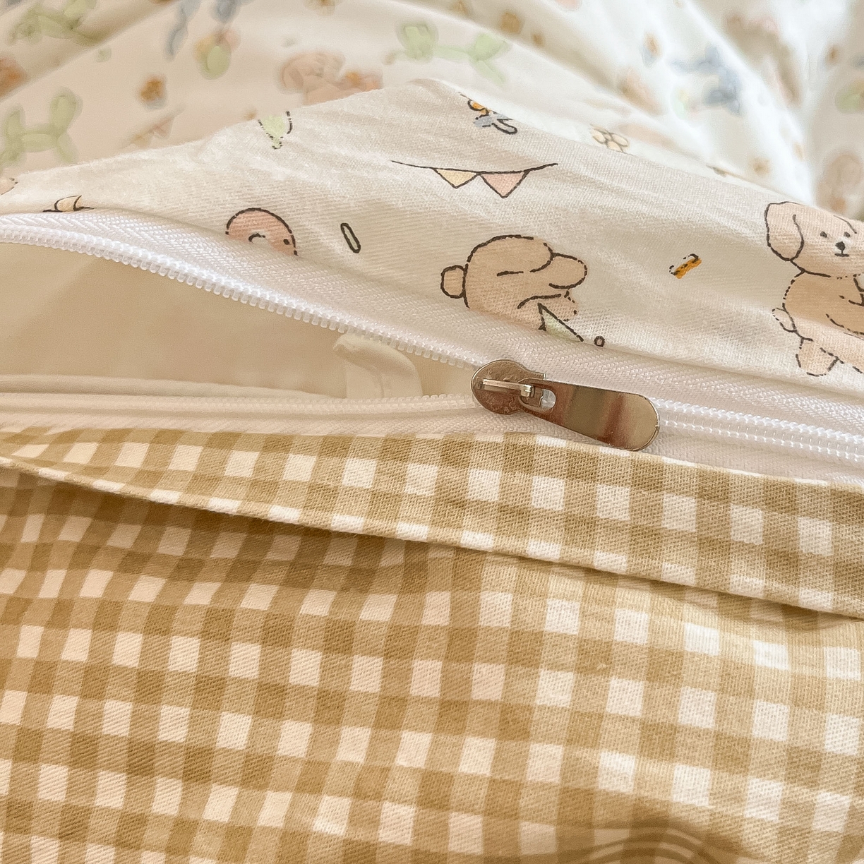 91家纺网 家纺一手货源 找家纺 柠馨 2025新款13372全棉床单床笠枕套被套单品系列-单被套 狗狗派对