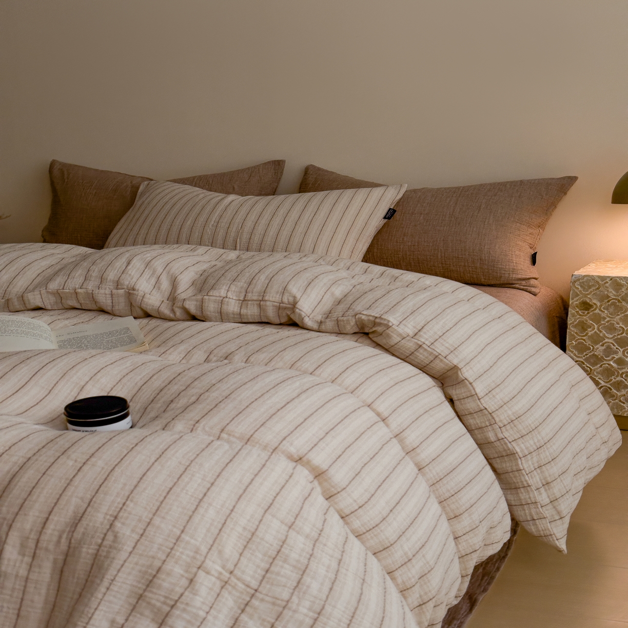 91家纺网 家纺一手货源 找家纺 席世家条纹皱皱纱-午逅 午逅-浅咖