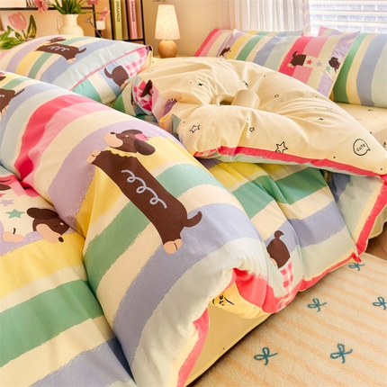 91家纺网 家纺一手货源 找家纺 名兮家居 2025年新款13372全棉印花四件套-卡通系列 七彩小狗