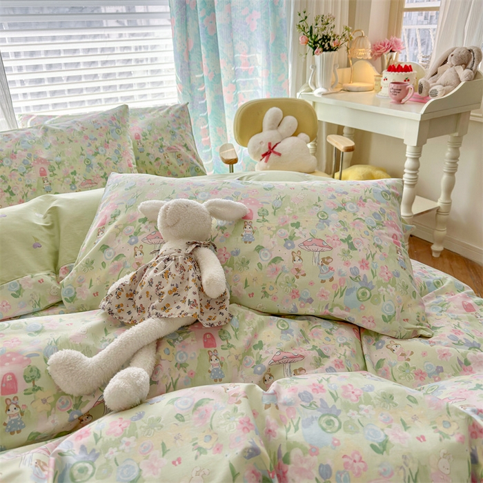 91家纺网 家纺一手货源 找家纺 名兮家居 2025年新款13372全棉印花四件套-卡通系列 花花世界