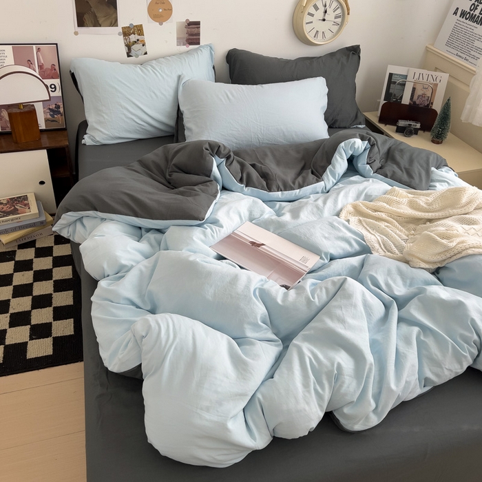 91家纺网 家纺一手货源 找家纺 花伞家居 2025新款纯色拼色柔软亲肤水洗棉简约四件套   奶蓝+深灰