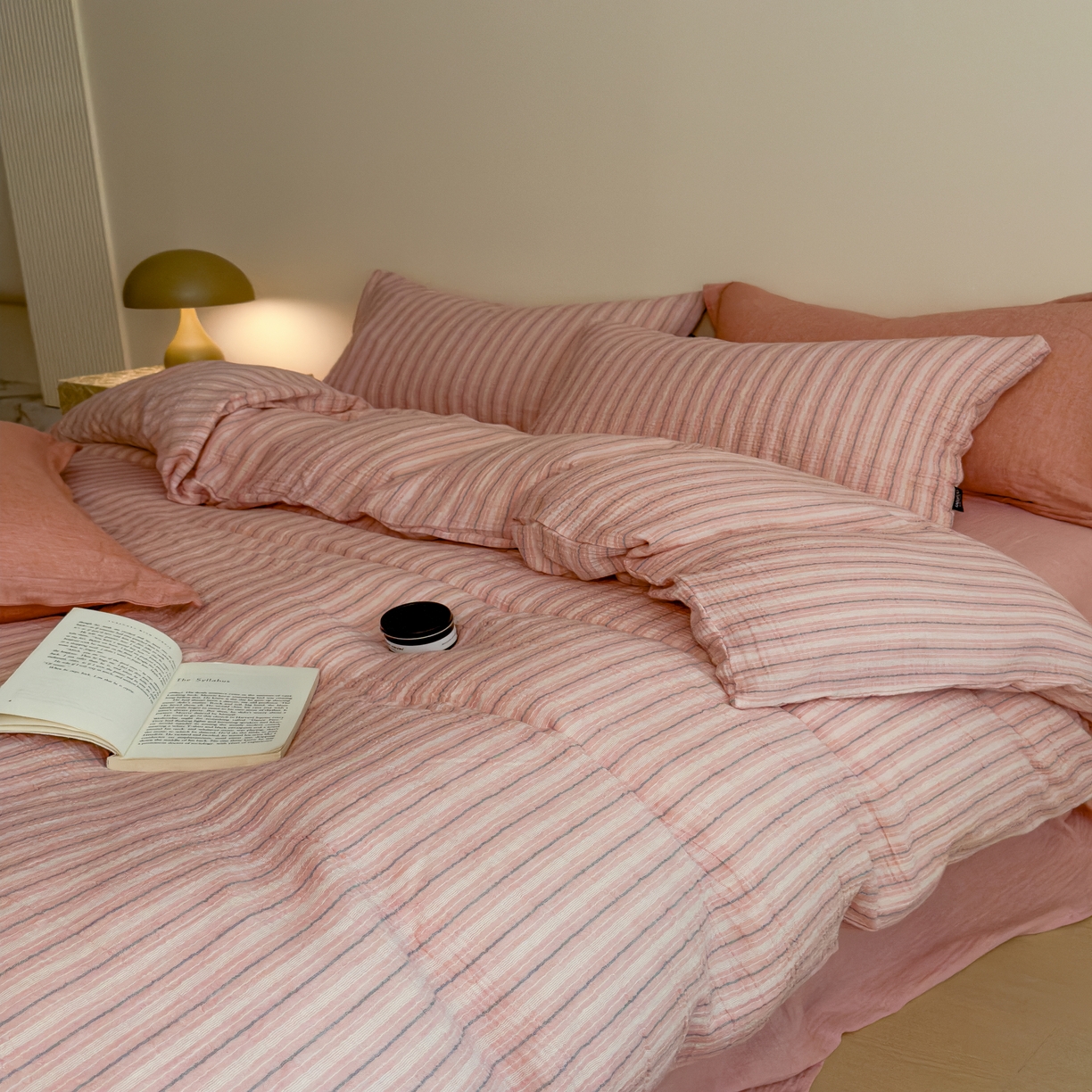 91家纺网 家纺一手货源 找家纺 （总）席世家条纹皱皱纱-午逅