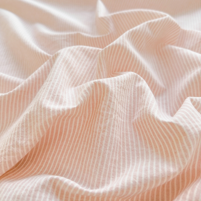 91家纺网 家纺一手货源 找家纺 柠萌家居 2025新款无印风全棉色织A类母婴级纯棉水洗棉床单 粉极细条