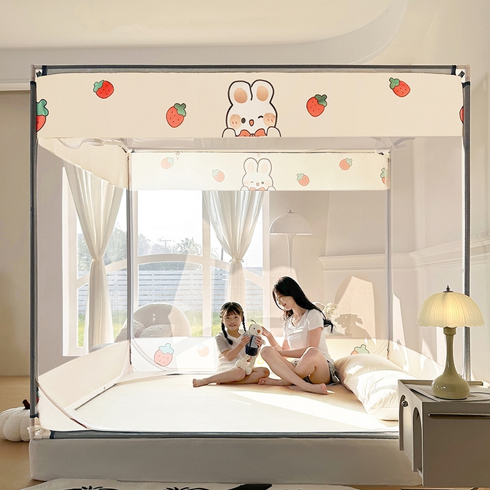 91家纺网 家纺一手货源 找家纺 青竹苑 2025新款三门大版上下布印花外穿坐床蚊帐床笠式防摔方帐 草莓兔兔