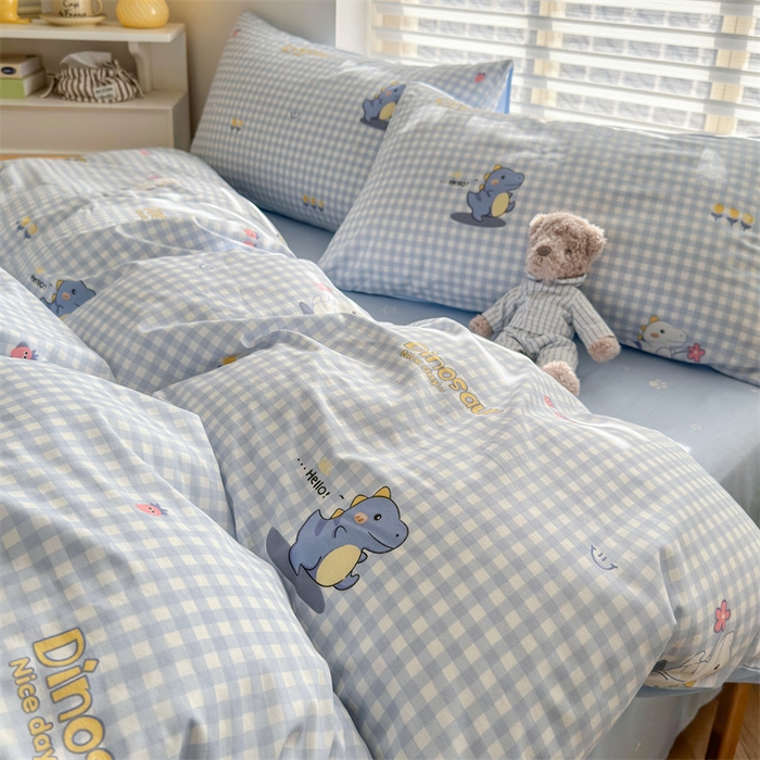 91家纺网 家纺一手货源 找家纺 名兮家居 2025年新款13372全棉印花四件套-卡通系列 格子恐龙