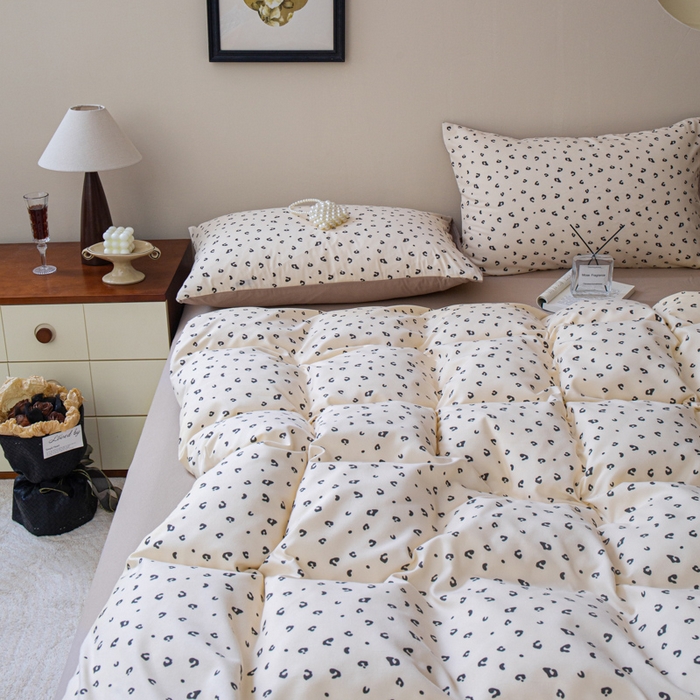 91家纺网 家纺一手货源 找家纺 利禾家纺 2025新款针织天竺棉水洗棉四件套被套学生宿舍三件套床单款 豹纹咖