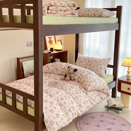 91家纺网 家纺一手货源 找家纺 寻米 2025新款A类全棉双层纱学生三件套 玫瑰