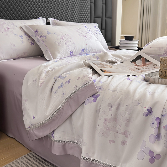 91家纺网 家纺一手货源 找家纺 娇逸家居 2025新款50支印花莱赛尔天丝夏被镂空款花边夏凉被 绮梦