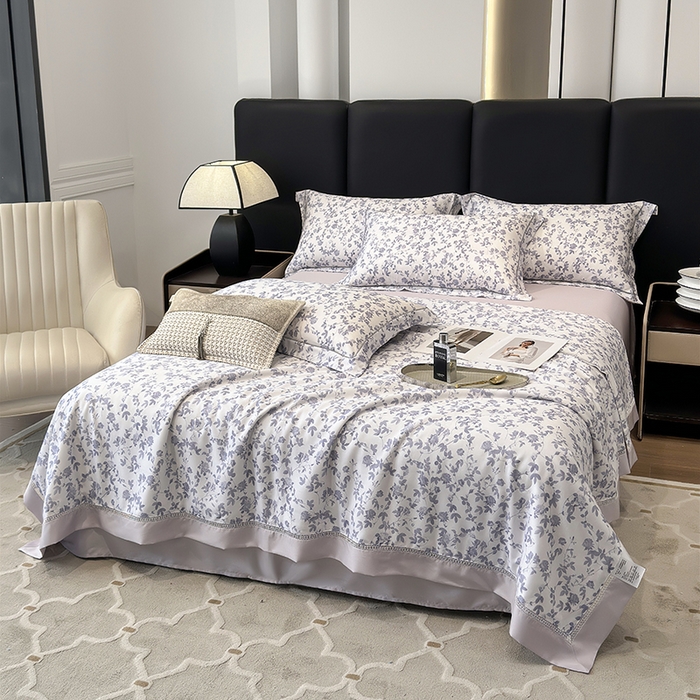 91家纺网 家纺一手货源 找家纺 娇逸家居 2025新款50支印花莱赛尔天丝夏被镂空款花边夏凉被 芊凝-紫