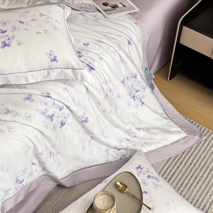 91家纺网 家纺一手货源 找家纺 娇逸家居 2025新款50支印花莱赛尔天丝夏被镂空款花边夏凉被 绮梦