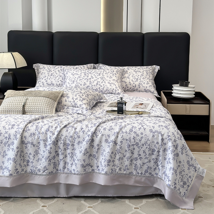 91家纺网 家纺一手货源 找家纺 娇逸家居 2025新款50支印花莱赛尔天丝夏被镂空款花边夏凉被 芊凝-紫