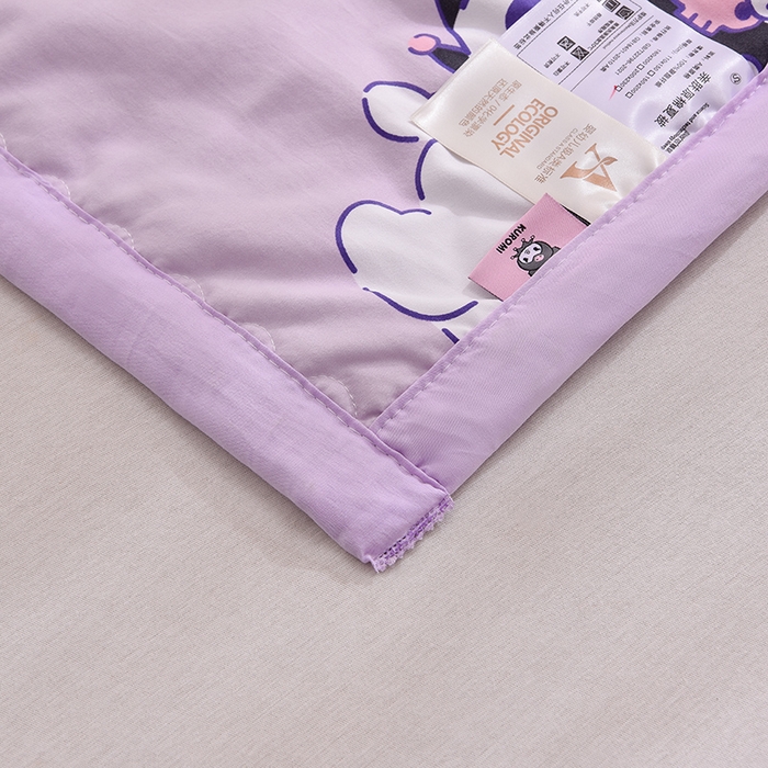 91家纺网 家纺一手货源 找家纺 艾兜坊 2025新款三丽鸥亲肤原棉夏被 紫色库洛米