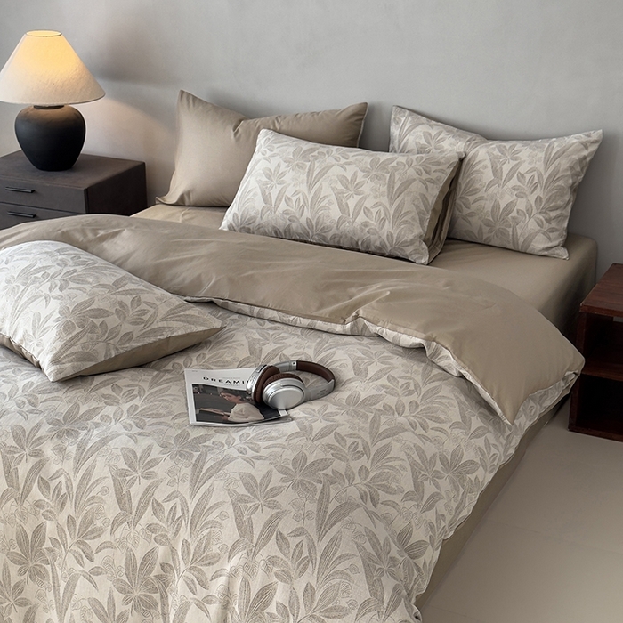 91家纺网 家纺一手货源 找家纺 琪格格纺织 2025新款全棉双层纱色织大提花四件套 花样年华-棕