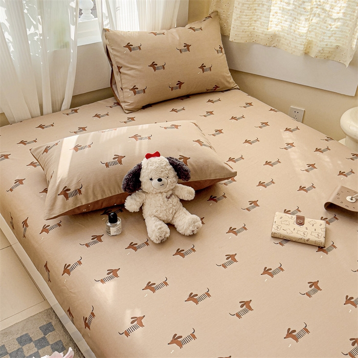 91家纺网 家纺一手货源 找家纺 名兮家居 2025新款13372全棉印花四件套单品系列-单床笠 弹簧狗