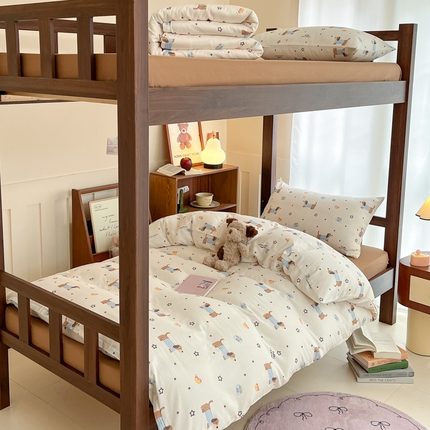 91家纺网 家纺一手货源 找家纺 寻米 2025新款A类全棉双层纱学生三件套 热狗星球