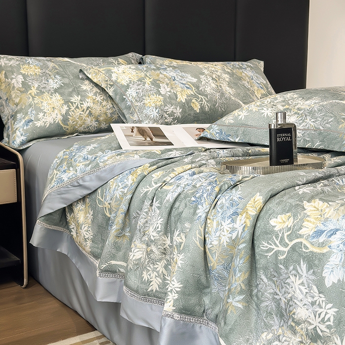 91家纺网 家纺一手货源 找家纺 娇逸家居 2025新款50支印花莱赛尔天丝夏被镂空款花边夏凉被 秋芜