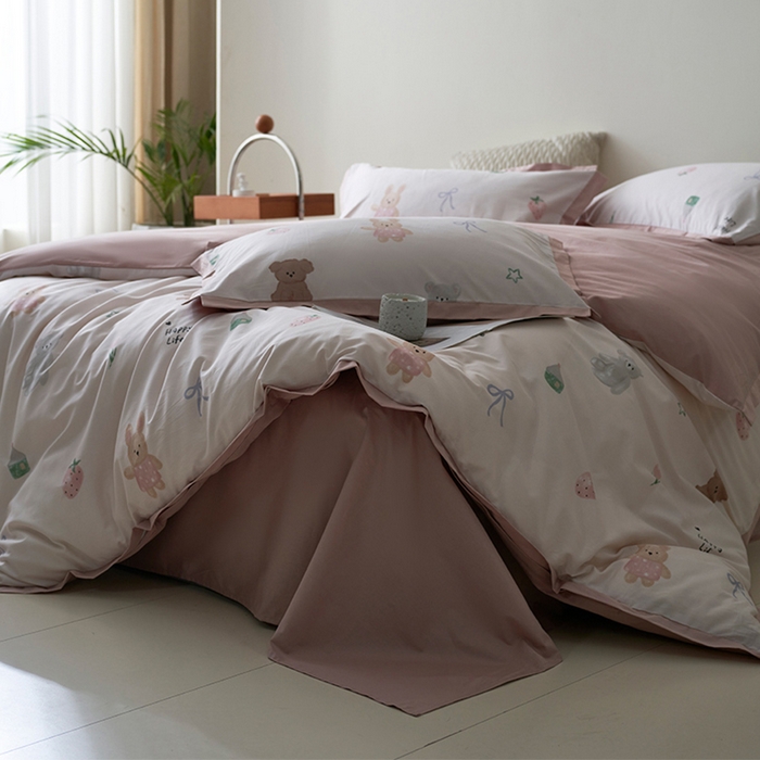 91家纺网 家纺一手货源 找家纺 橙艺家居 2025新款臻品柔棉印花四件套 奇美拉-粉