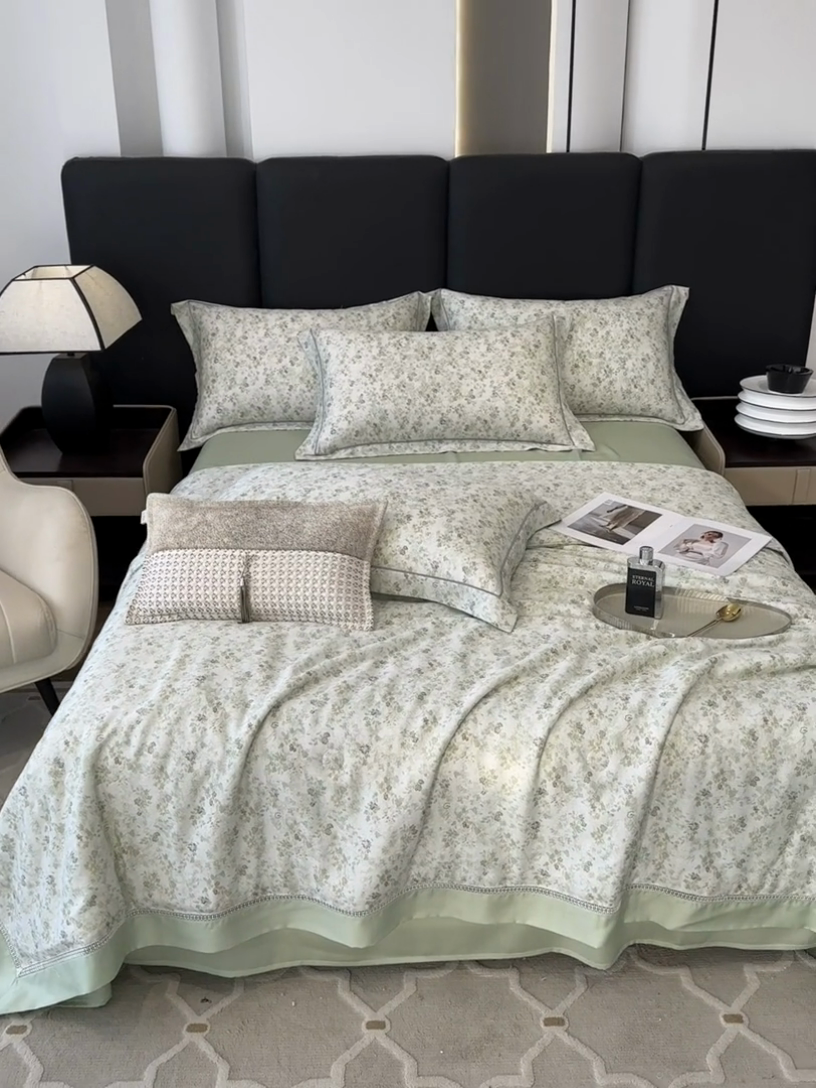 91家纺网 家纺一手货源 找家纺 娇逸家居 2025新款50支印花莱赛尔天丝夏被镂空款花边夏凉被 拾间