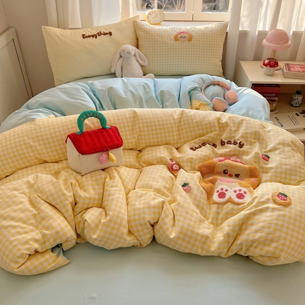 91家纺网 家纺一手货源 找家纺 丽涵家纺 2025新款全棉印花毛巾绣卡通四件套 可爱饼饼狗