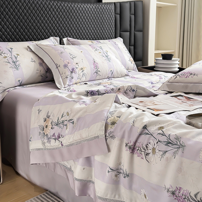 91家纺网 家纺一手货源 找家纺 娇逸家居 2025新款50支印花莱赛尔天丝夏被镂空款花边夏凉被 浅知