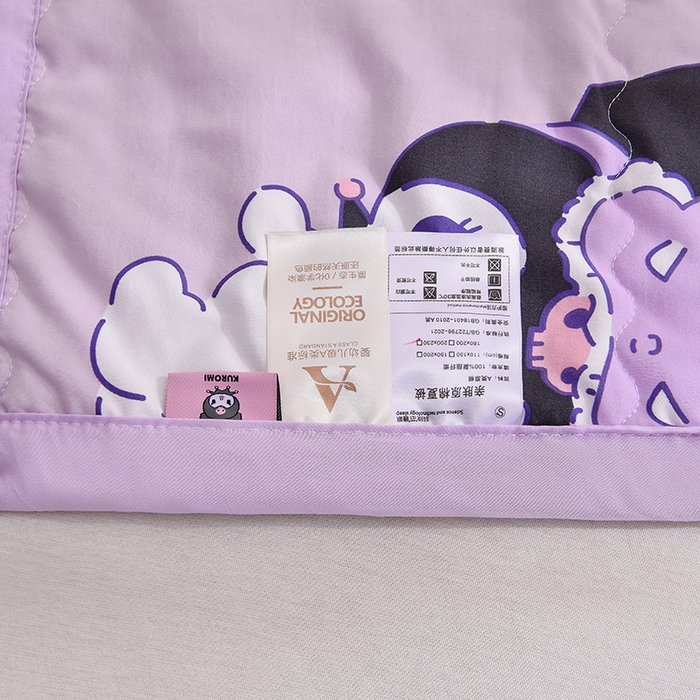 91家纺网 家纺一手货源 找家纺 艾兜坊 2025新款三丽鸥亲肤原棉夏被 紫色库洛米