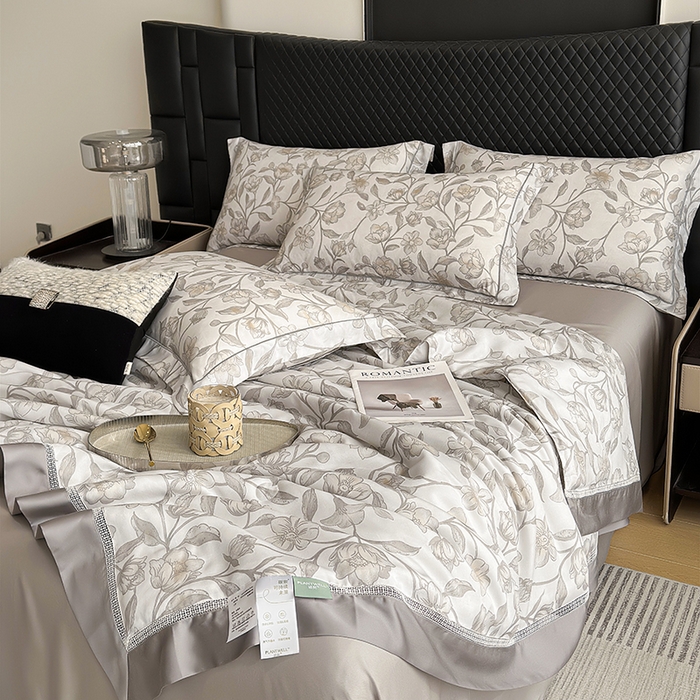 91家纺网 家纺一手货源 找家纺 娇逸家居 2025新款50支印花莱赛尔天丝夏被镂空款花边夏凉被 汐冉