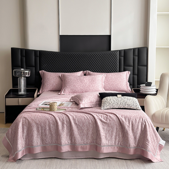 91家纺网 家纺一手货源 找家纺 娇逸家居 2025新款50支印花莱赛尔天丝夏被镂空款花边夏凉被 舒意-粉