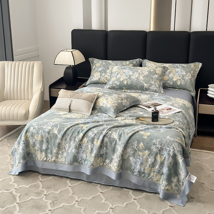 91家纺网 家纺一手货源 找家纺 娇逸家居 2025新款50支印花莱赛尔天丝夏被镂空款花边夏凉被 秋芜