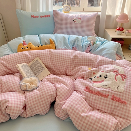 91家纺网 家纺一手货源 找家纺 丽涵家纺 2025新款全棉印花毛巾绣卡通四件套 可爱高地猫