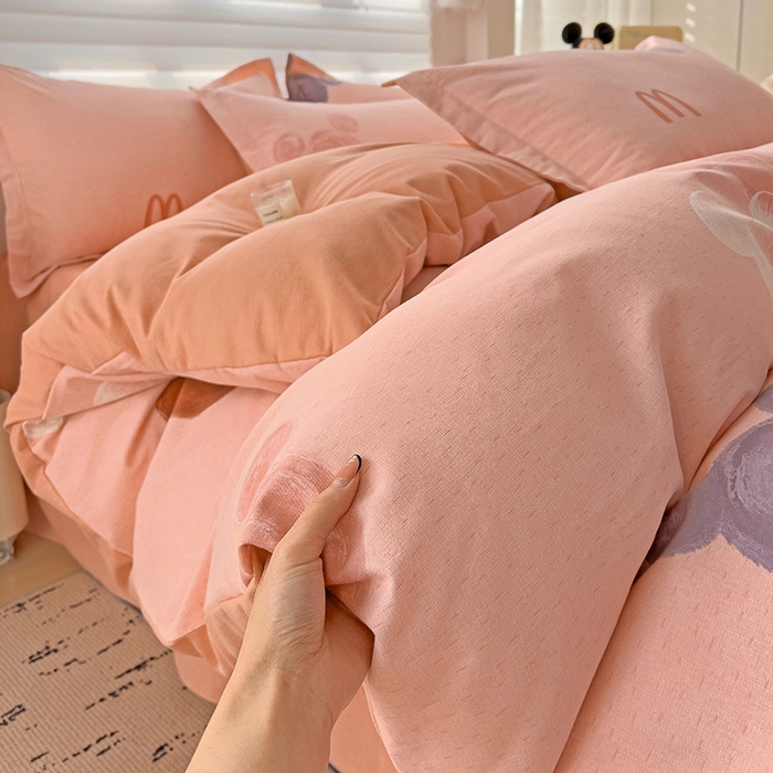 91家纺网 家纺一手货源 找家纺 暖芯优选 2025新款小清新印花全棉磨毛四件套 班尼熊