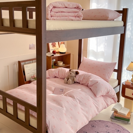 91家纺网 家纺一手货源 找家纺 寻米 2025新款A类全棉双层纱学生三件套 甜梦