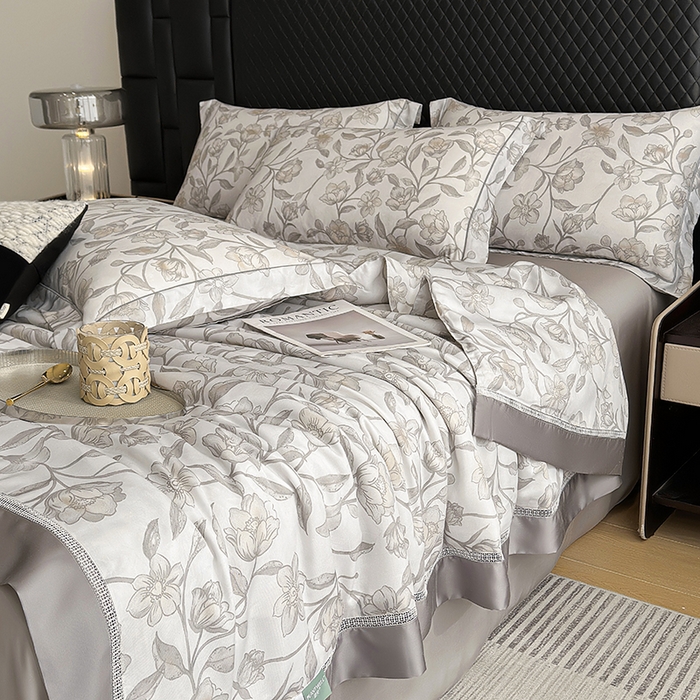 91家纺网 家纺一手货源 找家纺 娇逸家居 2025新款50支印花莱赛尔天丝夏被镂空款花边夏凉被 汐冉