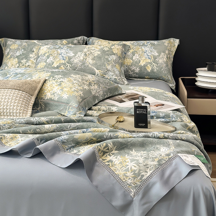 91家纺网 家纺一手货源 找家纺 娇逸家居 2025新款50支印花莱赛尔天丝夏被镂空款花边夏凉被 秋芜