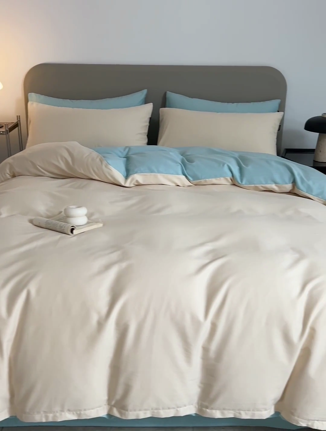 91家纺网 家纺一手货源 找家纺 富馨莱 2025新款60支纯棉纯色双拼四件套 奶白+婴儿蓝